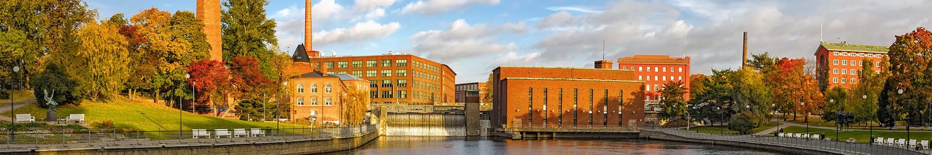 Näsinneula on Suomen korkein rakennus: piikkimäisen teräsmaston huipulta matkaa maanpinnalle on peräti 168 metriä.