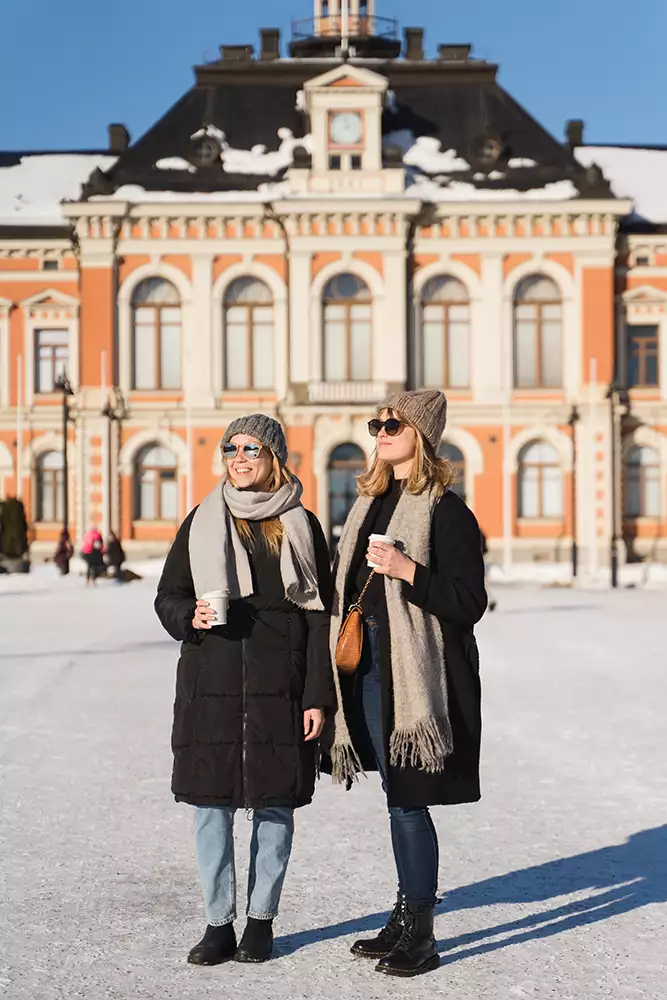 Matkavinkki OnniBus Kuopio-Tahko Kuopion-tori-kevättalvi